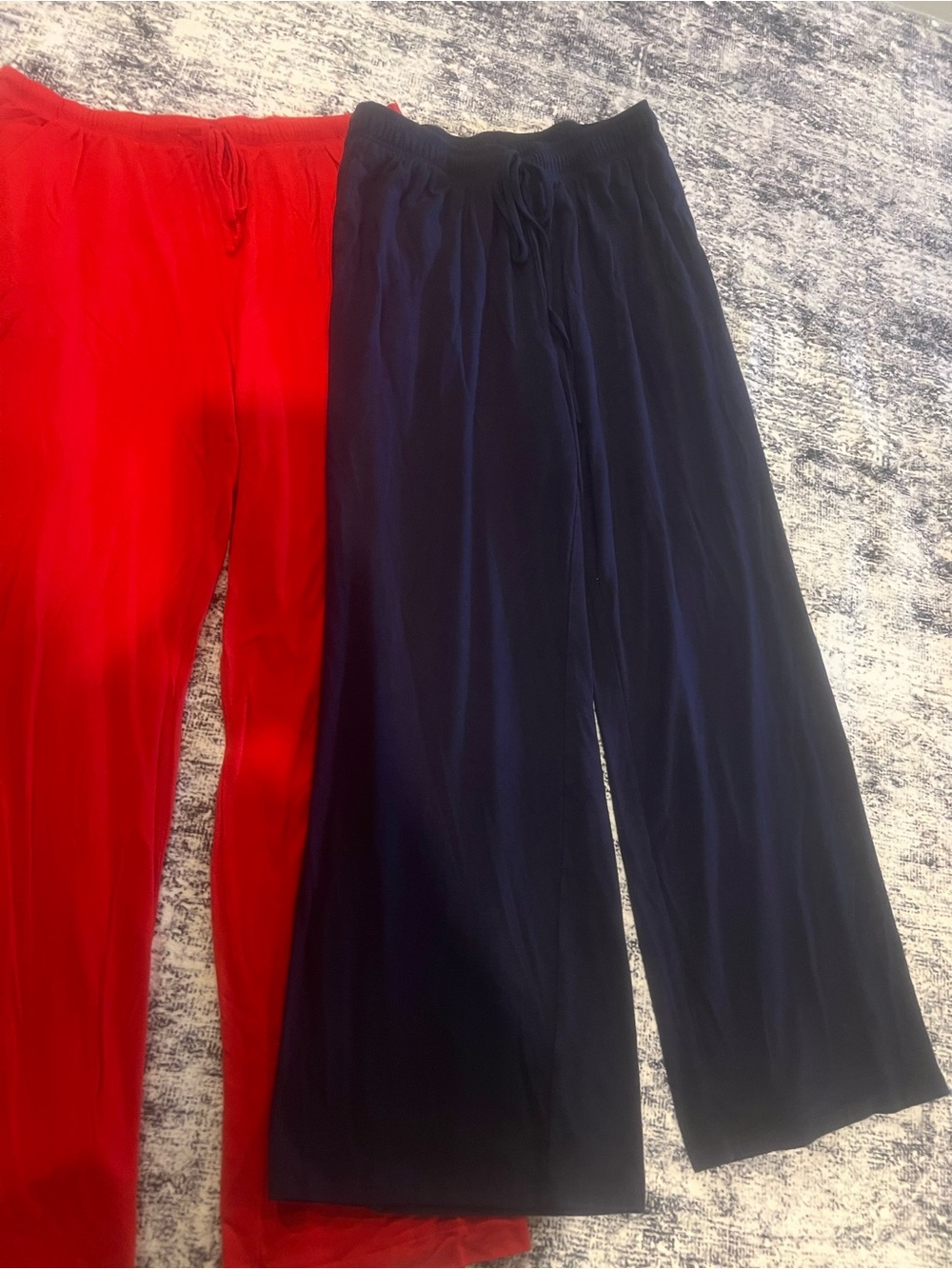 Lot of 4 Lounge Pants in Black, Navy, Beige and Red - Picture 4 of 4
